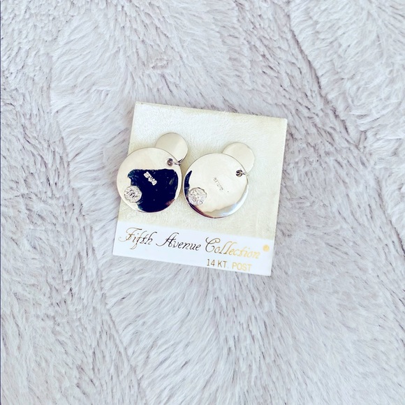 Fifth Avenue Collection Mother of Pearl Earrings - Picture 3 of 5